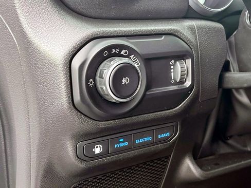 Used 2023 Jeep Wrangler Unlimited Sahara w/ Cold Weather Group image 17