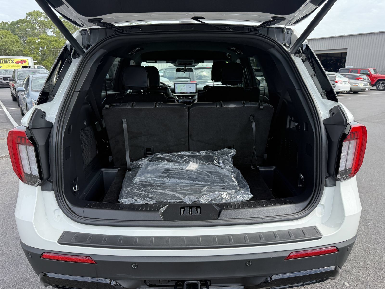 Certified 2025 Ford Explorer ST-Line AWD/4WD image 13