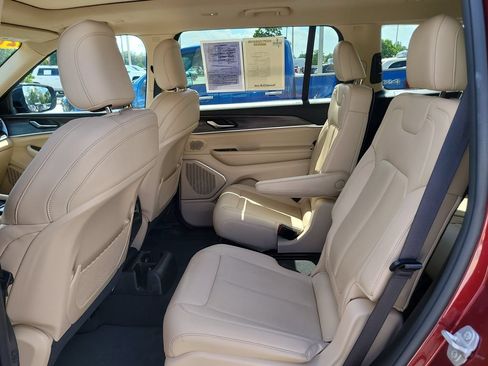 Used 2021 Jeep Grand Cherokee L Limited RWD image 12