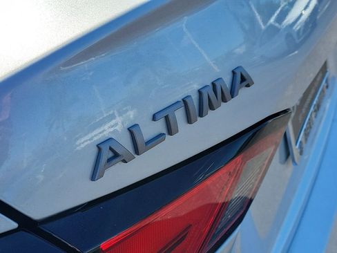 Used 2024 Nissan Altima 2.5 SV image 5