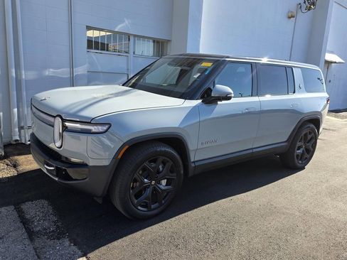 Used 2025 Rivian R1S Adventure AWD/4WD image 4