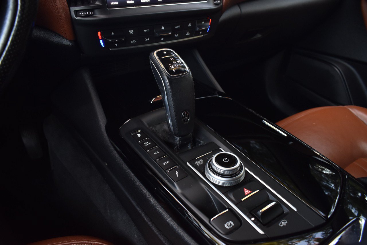 Used 2021 Maserati Levante AWD/4WD image 34