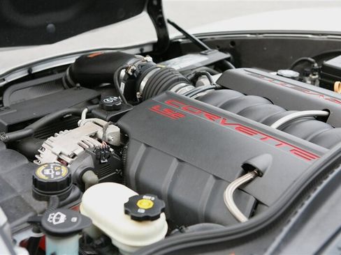 Used 2007 Chevrolet Corvette Coupe w/ Preferred Equipment Group RWD image 12