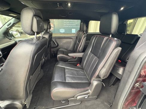 Used 2019 Dodge Grand Caravan GT image 17