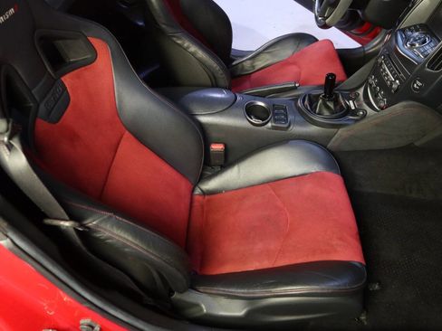 Used 2016 Nissan 370Z NISMO image 13