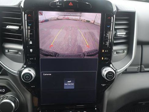 New 2026 RAM 1500 4x4 Crew Cab image 24