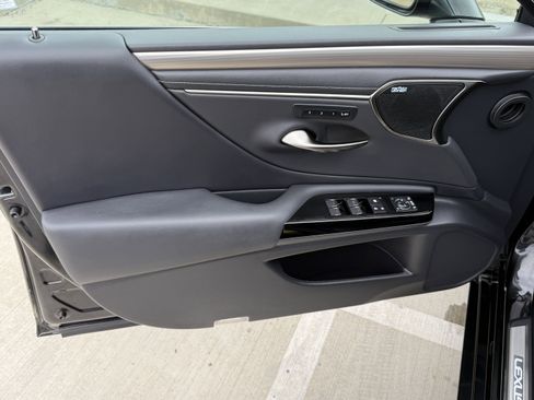 Certified 2024 Lexus ES 350 F Sport w/ Accessory Package (Z2) image 17