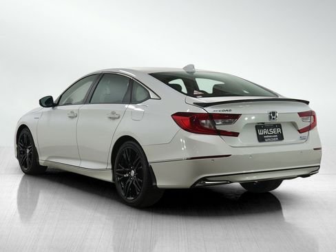 Used 2022 Honda Accord Touring image 3