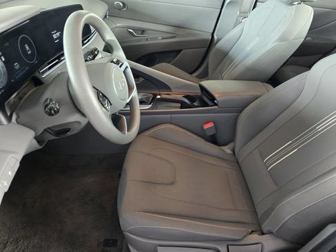 Used 2024 Hyundai Elantra SEL FWD image 15
