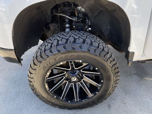 Used 2022 Chevrolet Silverado 1500 LT Trail Boss w/ LT Trail Boss Premium Package AWD/4WD image 30