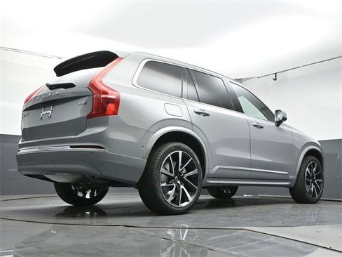 New 2025 Volvo XC90 B5 Plus w/ Protection Package Premier image 40