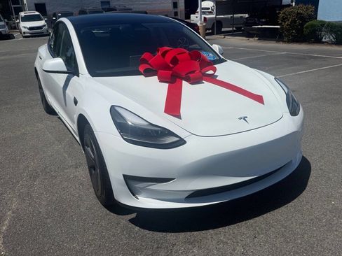 Used 2023 Tesla Model 3 Standard Range RWD image 11