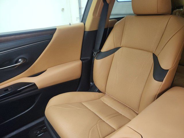 Used 2025 Lexus ES 300h Ultra Luxury FWD image 16