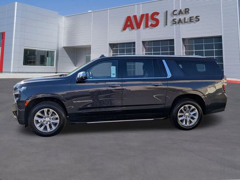 Used 2023 Chevrolet Suburban Premier image 10