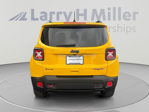 Used 2018 Jeep Renegade Trailhawk w/ Cold Weather Group II AWD/4WD image 4