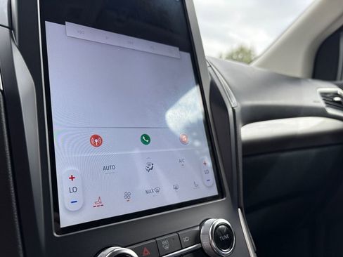 Used 2023 Ford Edge SEL image 25