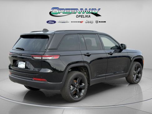 New 2025 Jeep Grand Cherokee Altitude image 7