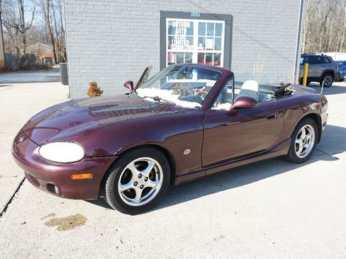 Used 2000 MAZDA MX-5 Miata SE image 12
