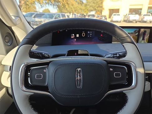 New 2025 Lincoln Navigator L Reserve image 19