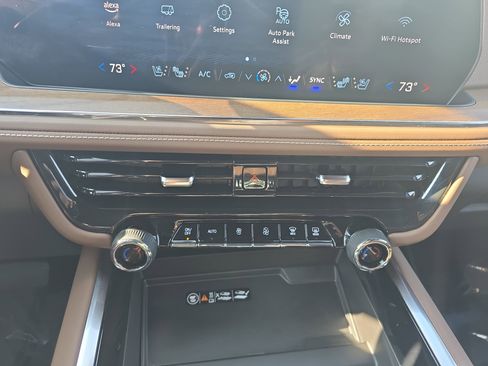 Used 2025 Chevrolet Tahoe High Country image 23