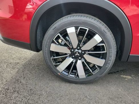 New 2026 Mitsubishi Outlander SE image 7