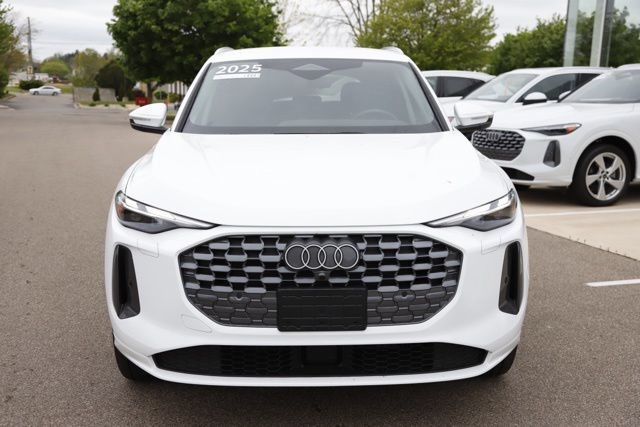 Used 2025 Audi Q5 Premium w/ Convenience Package AWD/4WD image 11