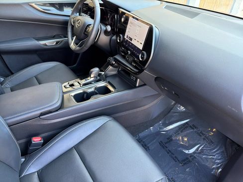 Used 2022 Lexus NX 250 FWD image 18