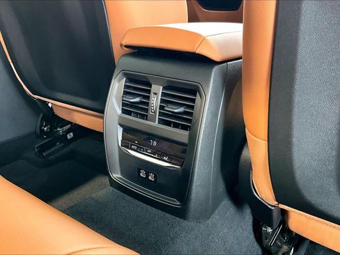 New 2026 BMW 330i Sedan w/ M Sport Package RWD image 17