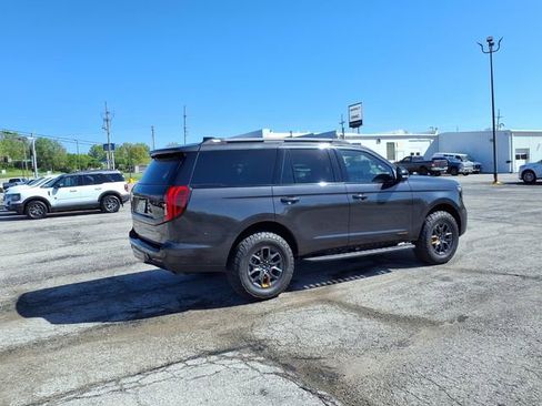 Used 2025 Ford Expedition Tremor AWD/4WD image 18