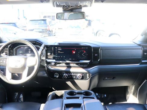 Used 2024 GMC Sierra 1500 SLT image 16