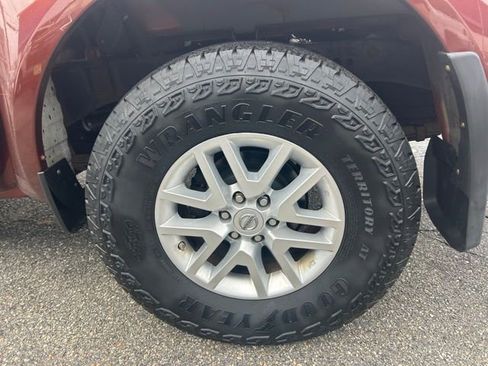 Used 2017 Nissan Frontier SV w/ SV Value Truck Package image 6