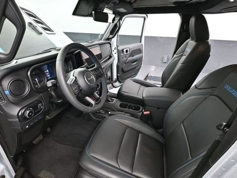 Used 2024 Jeep Wrangler Unlimited Rubicon 4xe AWD/4WD image 25