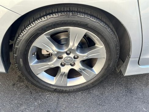 Used 2013 Toyota Sienna SE w/ Premium Pkg w/Entune image 11