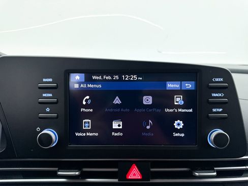 Used 2023 Hyundai Elantra SE image 19