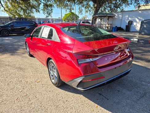 Used 2024 Hyundai Elantra Blue image 4