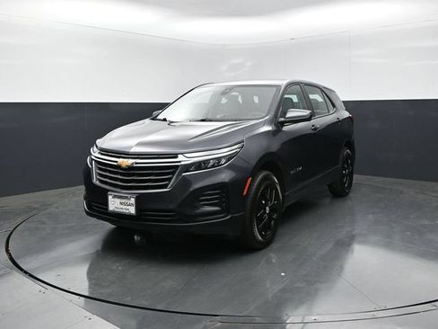 Used 2022 Chevrolet Equinox LS AWD/4WD image 4