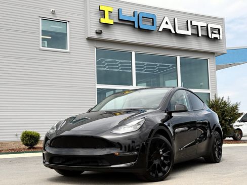 Used 2023 Tesla Model Y Long Range AWD/4WD image 1