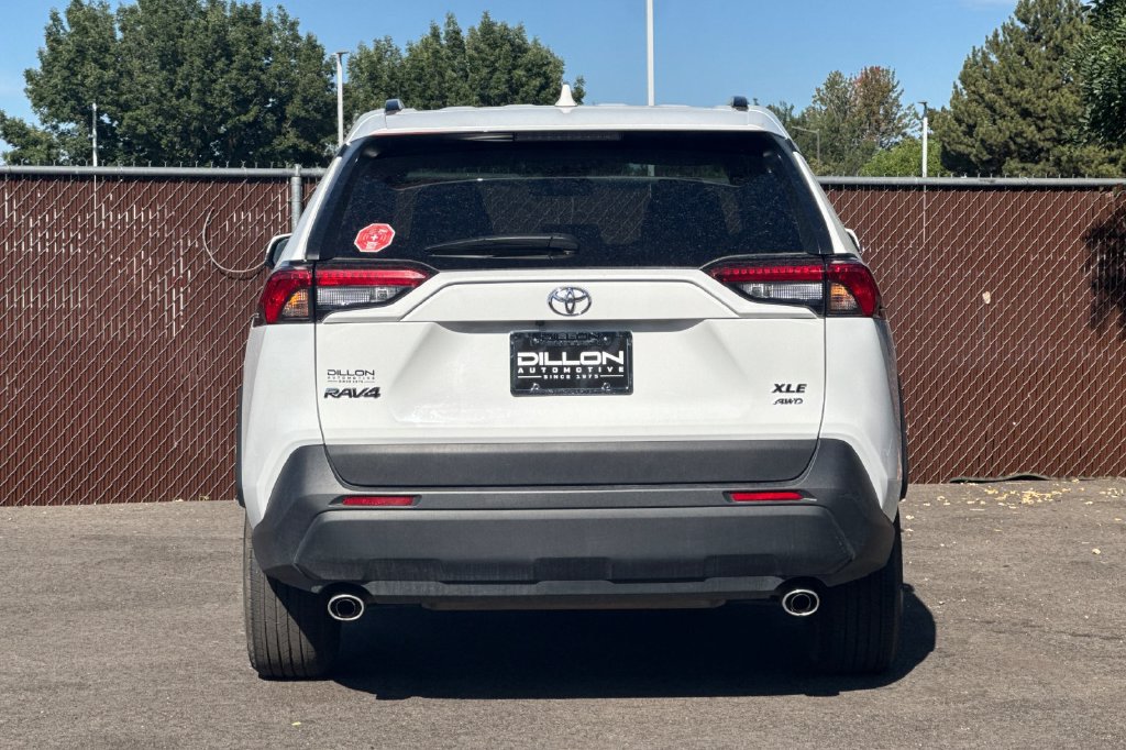 Used 2025 Toyota RAV4 XLE AWD/4WD image 7