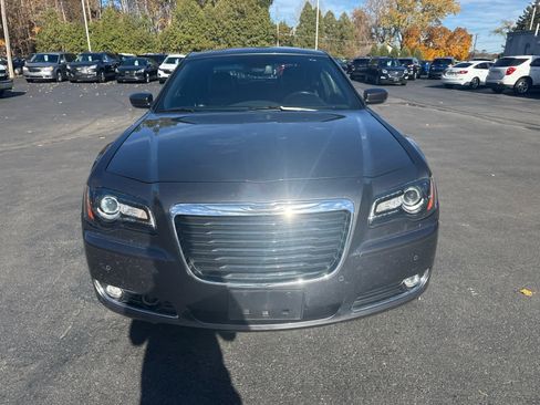 Used 2013 Chrysler 300 S w/ Luxury Group image 8