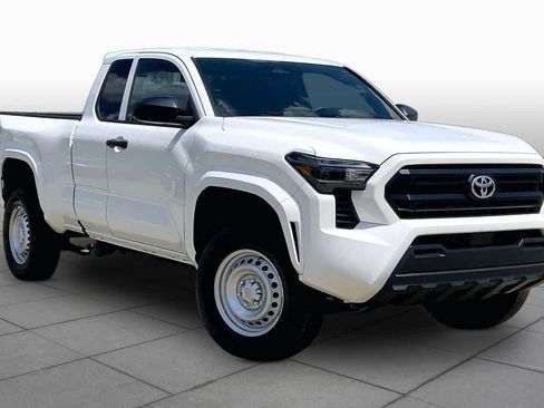 Used 2025 Toyota Tacoma SR RWD image 3