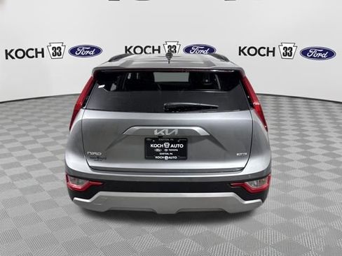 Used 2025 Kia Niro EX w/ EX Cold Weather Package image 7