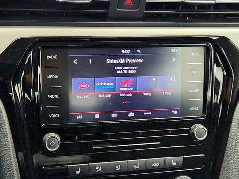 Used 2020 Volkswagen Passat 2.0T SE w/ Sunroof Package image 18