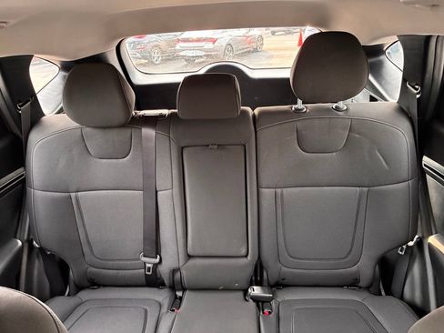 Used 2023 Hyundai Tucson SE AWD/4WD image 15