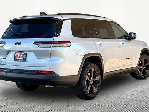 Used 2023 Jeep Grand Cherokee L Laredo AWD/4WD image 6