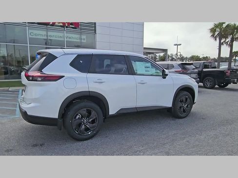 New 2026 Nissan Rogue SV FWD image 33