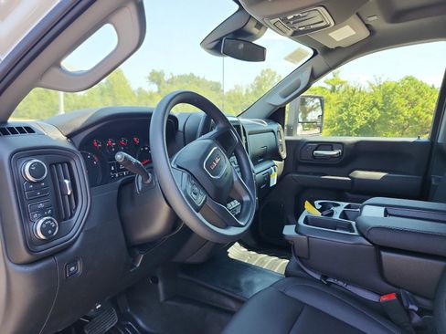 New 2025 GMC Sierra 2500 Pro w/ Convenience Package image 11