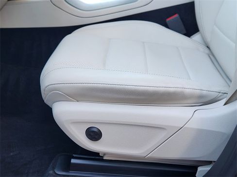 Used 2024 Mercedes-Benz GLE 350 4MATIC image 19