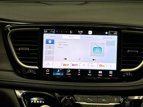 New 2027 Chrysler Pacifica Limited AWD/4WD image 9