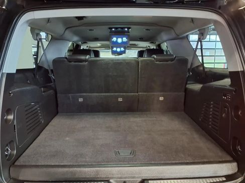 Used 2017 Chevrolet Suburban Premier image 6