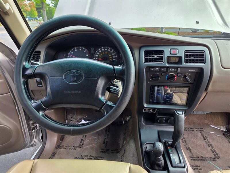 Used 2002 Toyota 4Runner SR5 AWD/4WD image 33